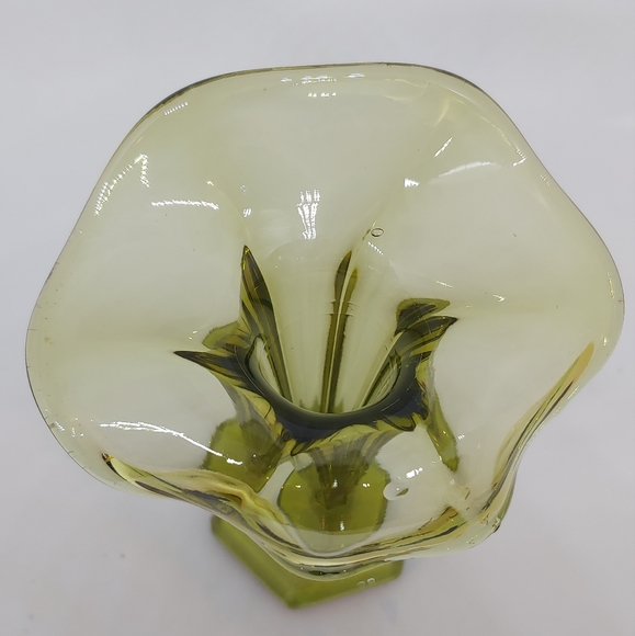 Westmoreland Avocado Green Jack in the Pulpit Glass Vase - Picture 4 of 10